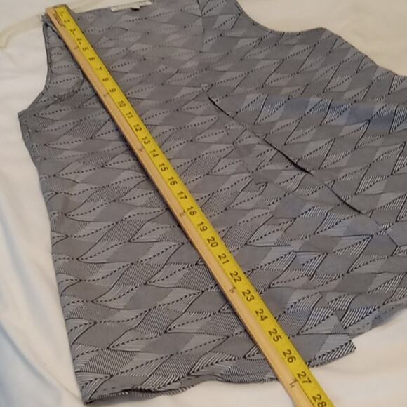 Daniel Rainn Women's Black/White Geo Sleeveless Medium Blouse.  Career, Comfy - Picture 7 of 8